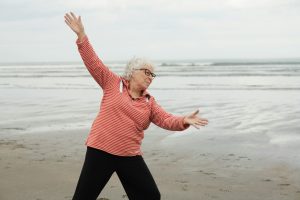 age-cymru-bKsd1kuS8xg-unsplash prevenir caídas